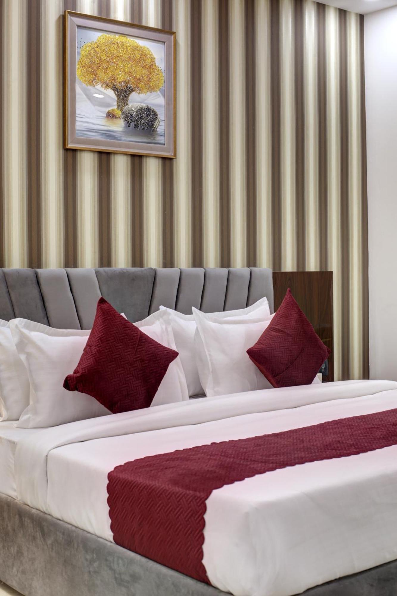 Limewood Stay - Millennium Huda City Center คูร์เคาน์ ภายนอก รูปภาพ